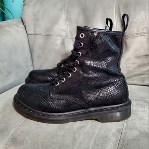 Dr. Martens-1460W Pascal